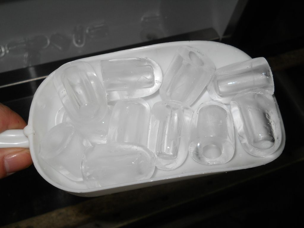 Eiswürfelmaschine 26 kg/24 h VDB-26