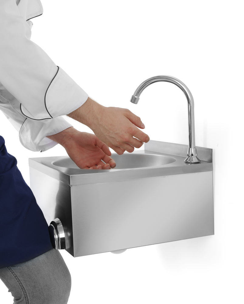 Waschbecken mit Kniebedienung