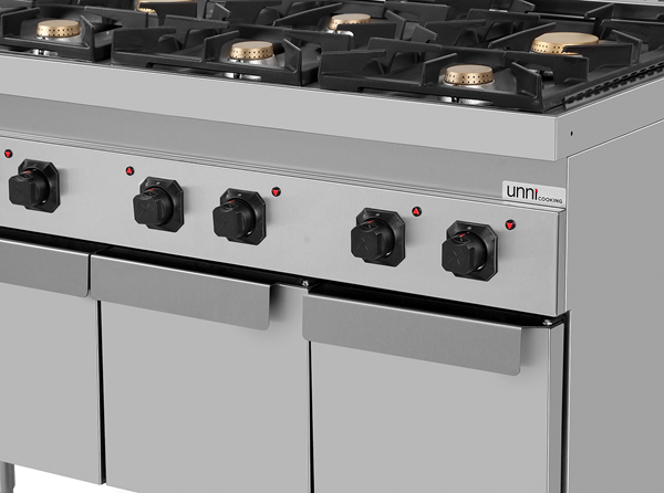 Gasherd mit TÃ¼ren â€“ 44kW â€“ 6 Brenner â€“ G70C20K