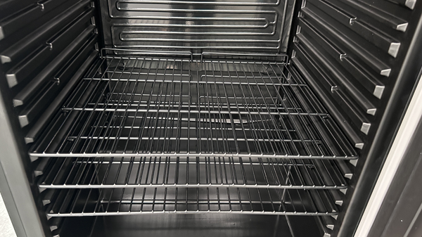 Schwarzer KÃ¼hlschrank â€“ 600 l â€“ +2 Â°C bis +10 Â°C