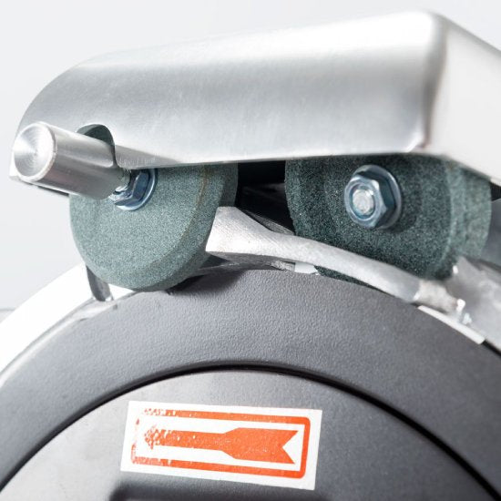 Aufschnittmaschine mit antihaftbeschichteter Anschlagplatte und Messer 220 mm Ø