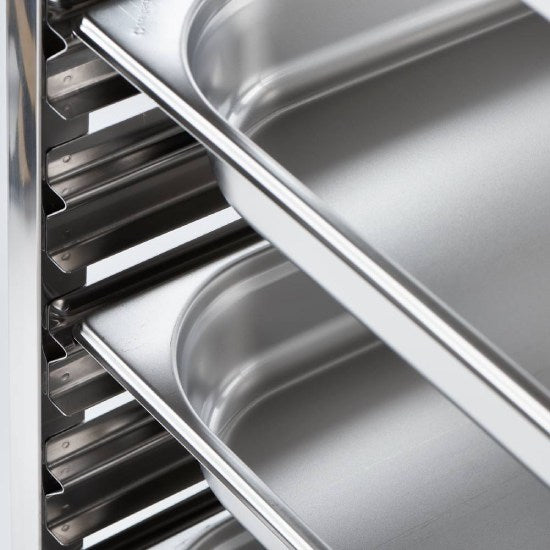 Tablettwagen aus Edelstahl, passend für 14 x GN 1/2, 590 x 670 x 1735 mm (BxTxH)