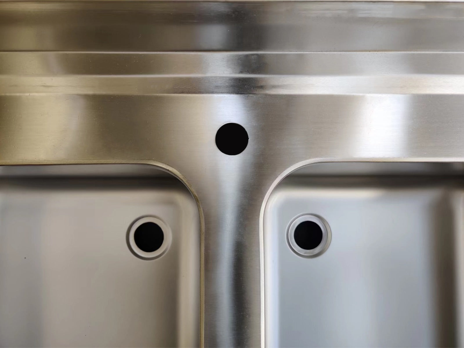 Spülcenter aus Edelstahl, zwei Becken rechts, 160 x 60